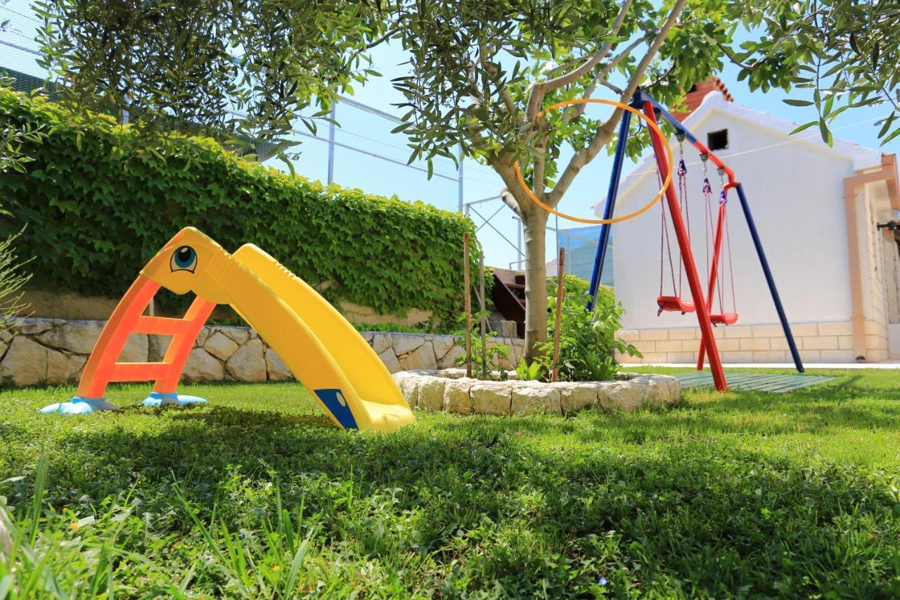 Family Friendly Seaside Apartments Razanj, Rogoznica - 10373 Exterior foto