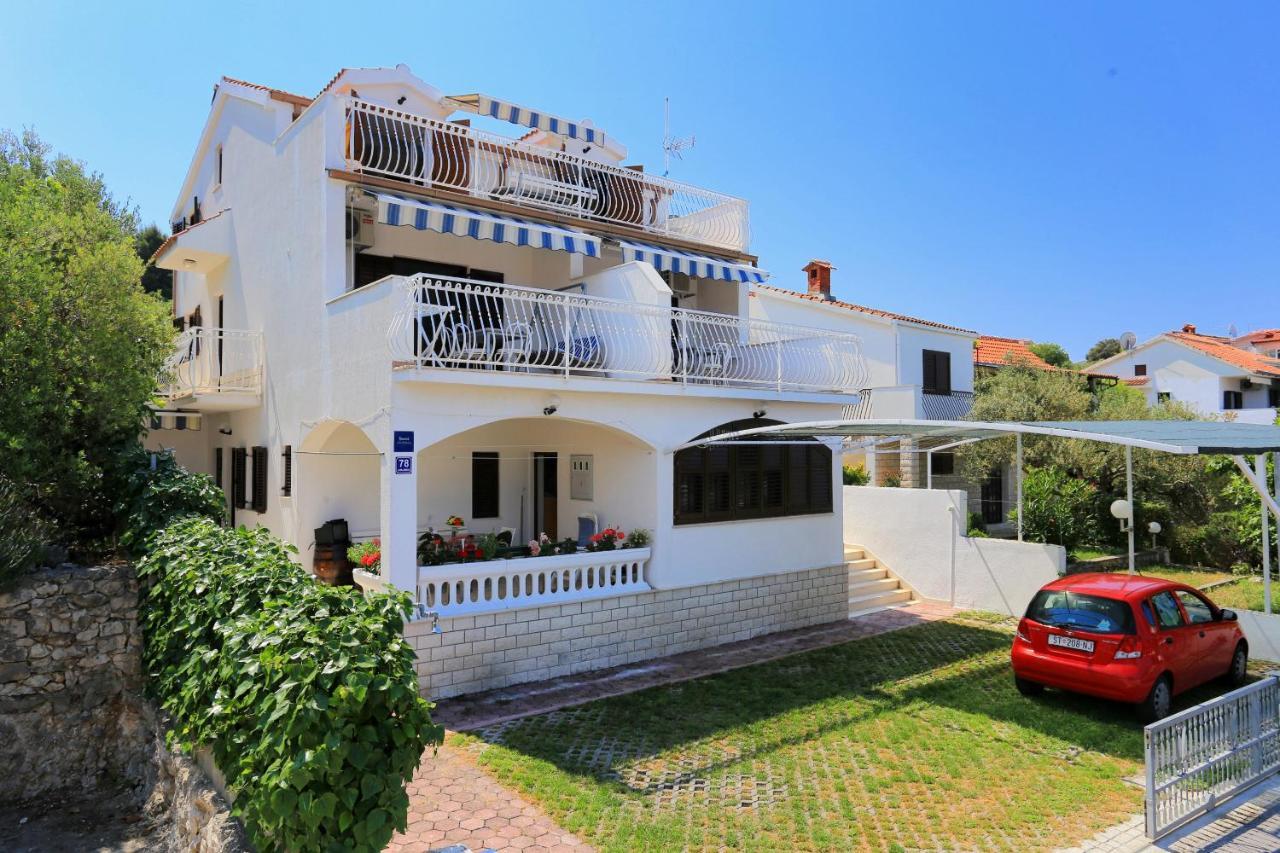Family Friendly Seaside Apartments Razanj, Rogoznica - 10373 Exterior foto