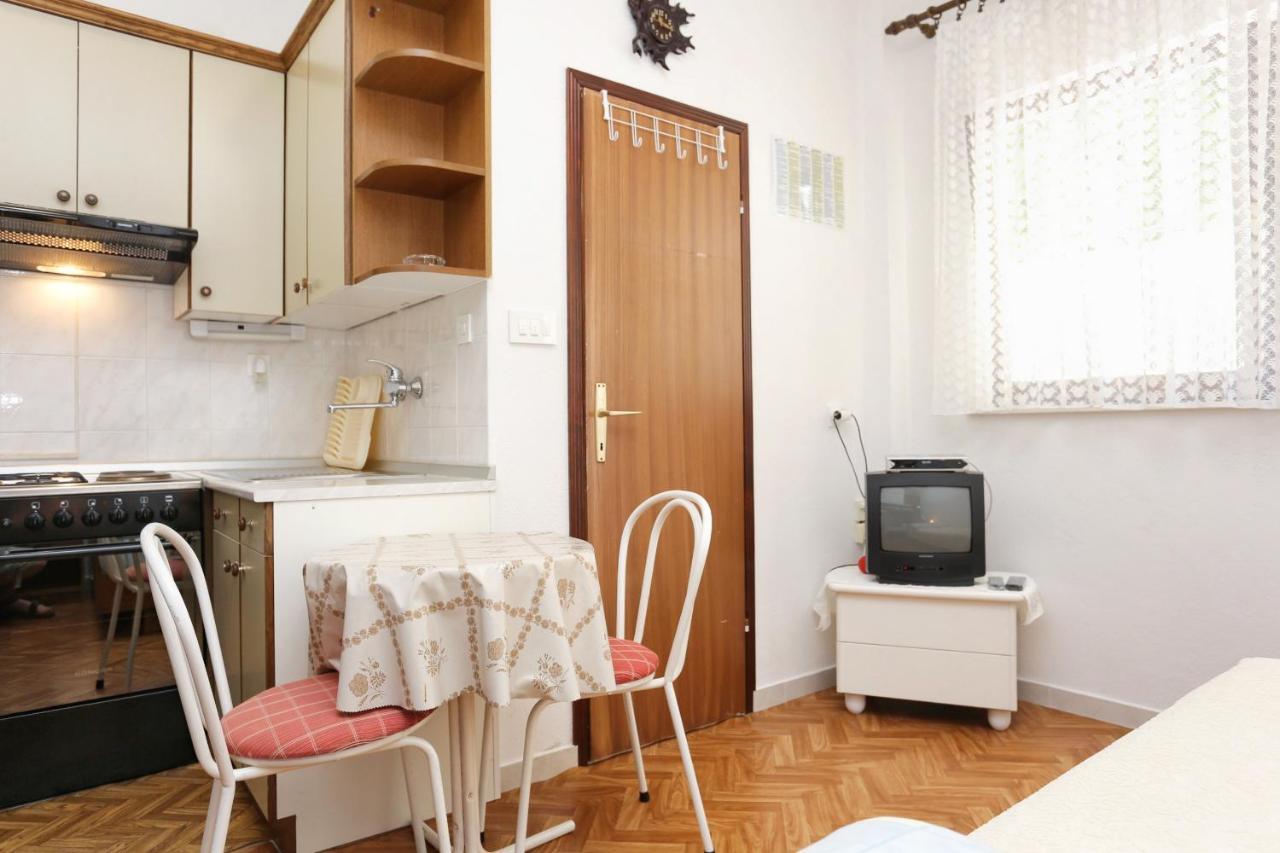 Family Friendly Seaside Apartments Razanj, Rogoznica - 10373 Exterior foto