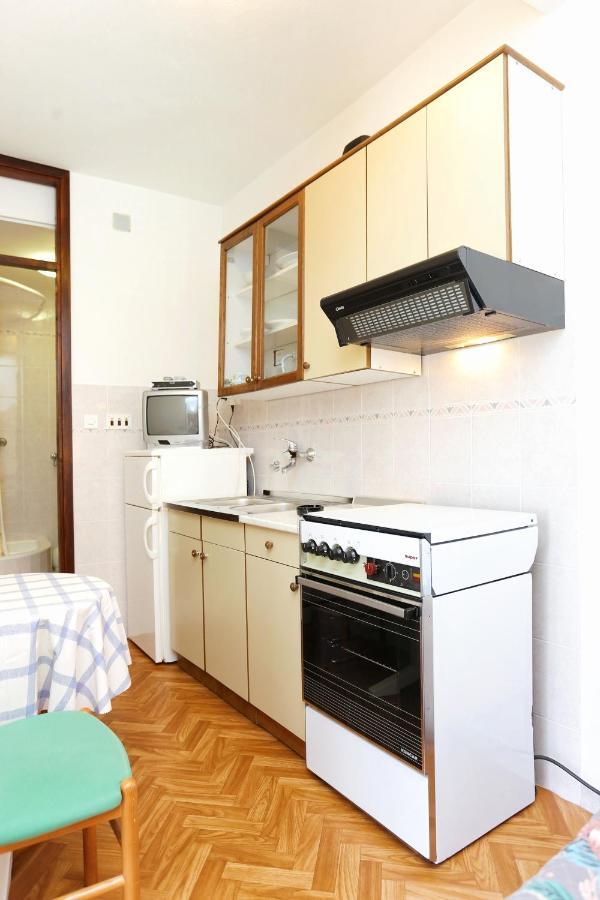 Family Friendly Seaside Apartments Razanj, Rogoznica - 10373 Exterior foto