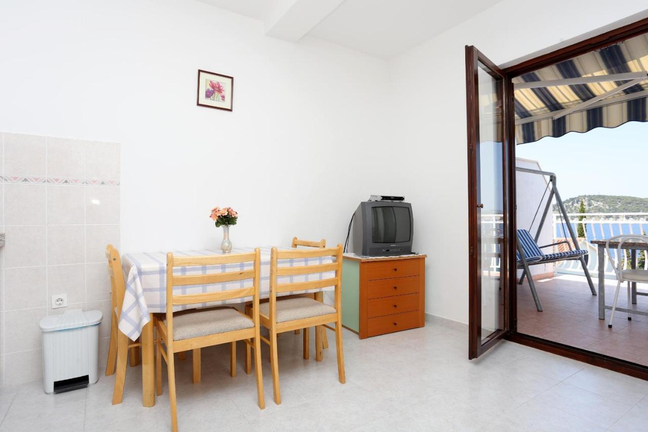 Family Friendly Seaside Apartments Razanj, Rogoznica - 10373 Exterior foto