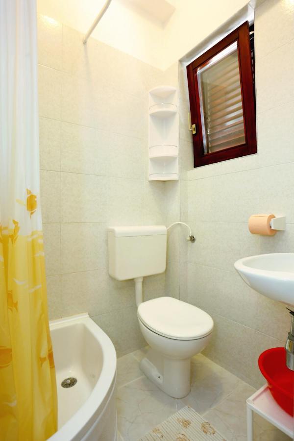 Family Friendly Seaside Apartments Razanj, Rogoznica - 10373 Exterior foto