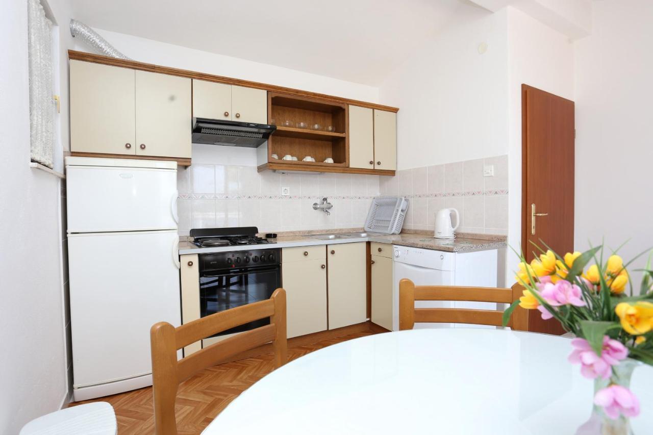 Family Friendly Seaside Apartments Razanj, Rogoznica - 10373 Exterior foto